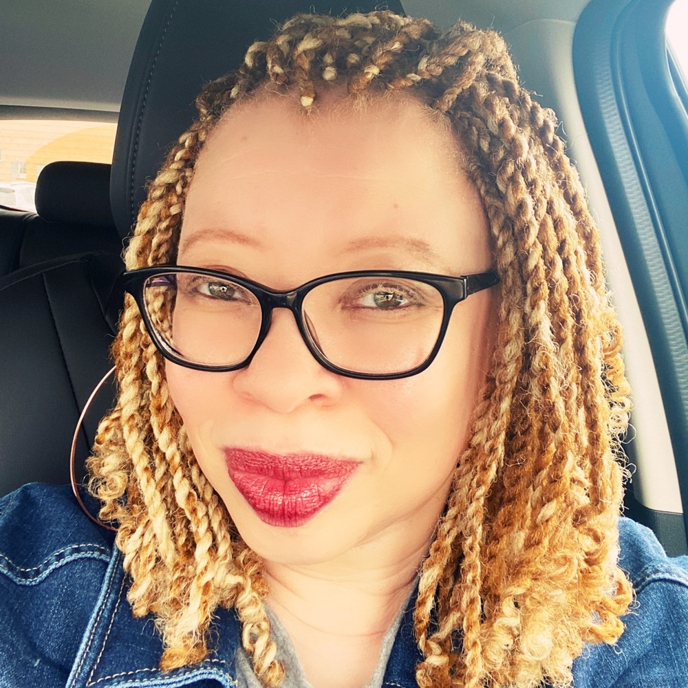 Meet your Posher, Jasira